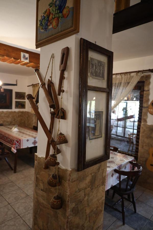 La Padure Hotel Brebu Esterno foto