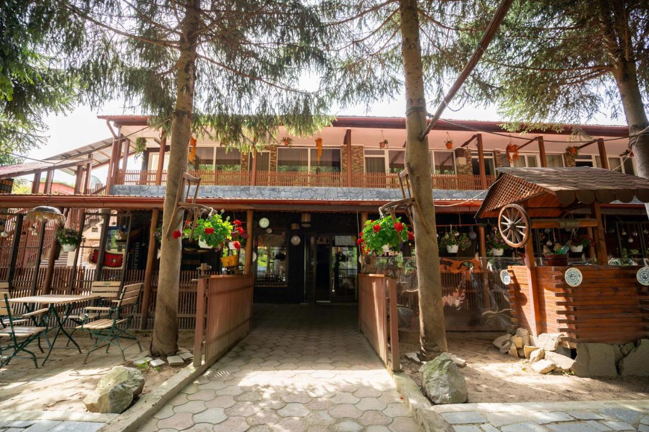 La Padure Hotel Brebu Esterno foto