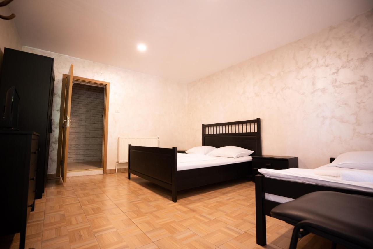 La Padure Hotel Brebu Esterno foto